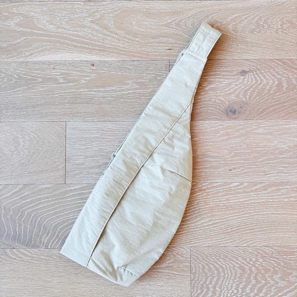 UNIQLO U Unisex Crossbody Bag in Beige - Picture 5 of 9